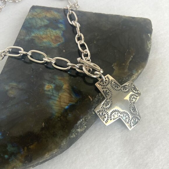 Silpada Sterling Silver 925 Virtuosity Stamped Cross Front Toggle Necklace 17" - Picture 11 of 16